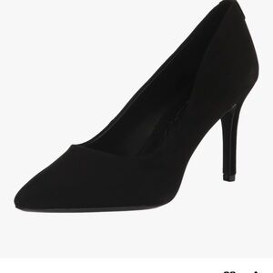 Elegant Black Women's Pumps